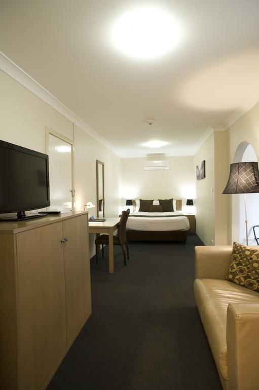 Noah'S Mid City Motor Inn Muswellbrook Buitenkant foto