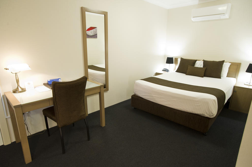 Noah'S Mid City Motor Inn Muswellbrook Buitenkant foto