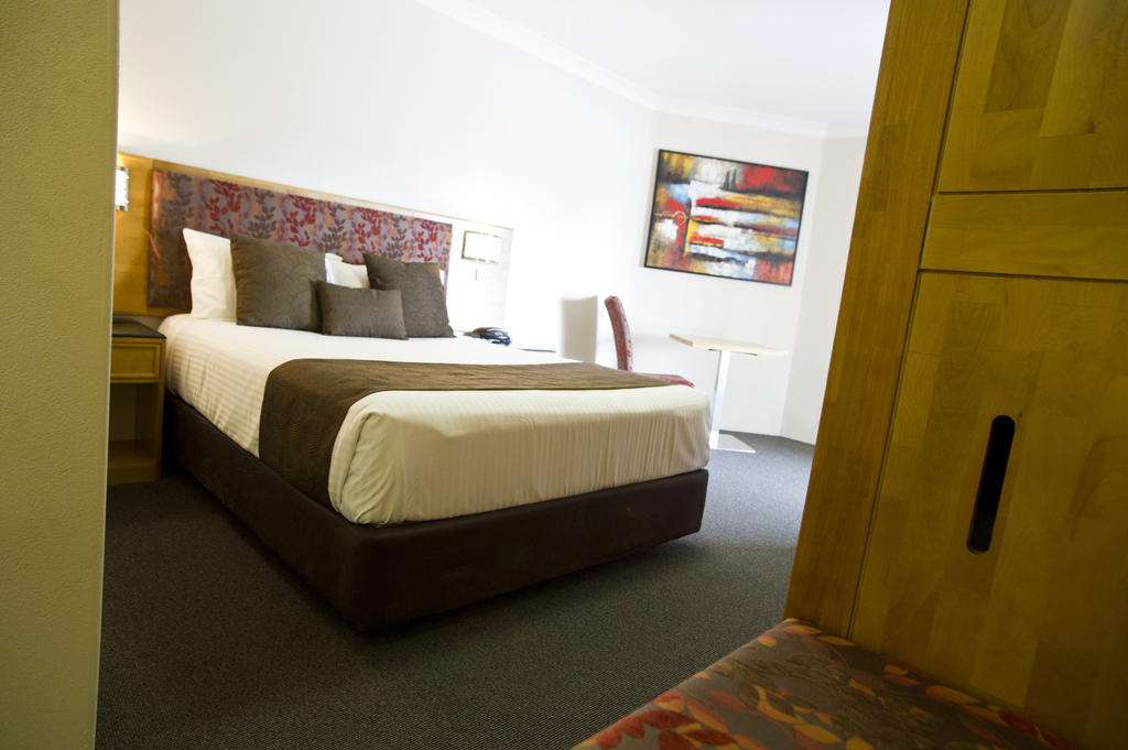Noah'S Mid City Motor Inn Muswellbrook Buitenkant foto
